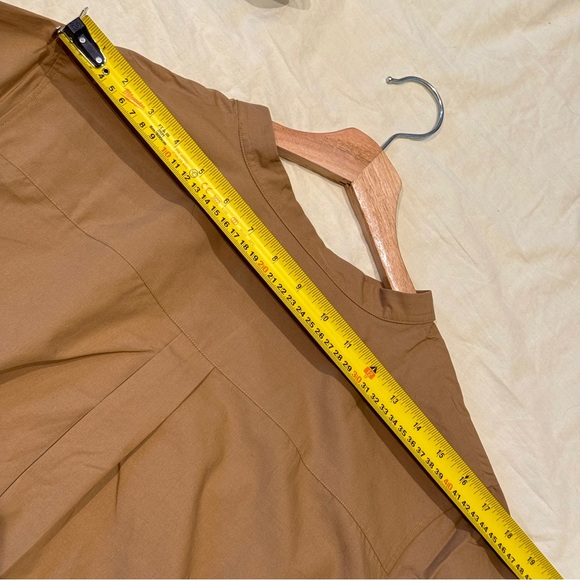 Like New‼️ Uniqlo Extra Fine Cotton Beige V-Neck Long Blouse Shirt, Size S - Picture 12 of 16